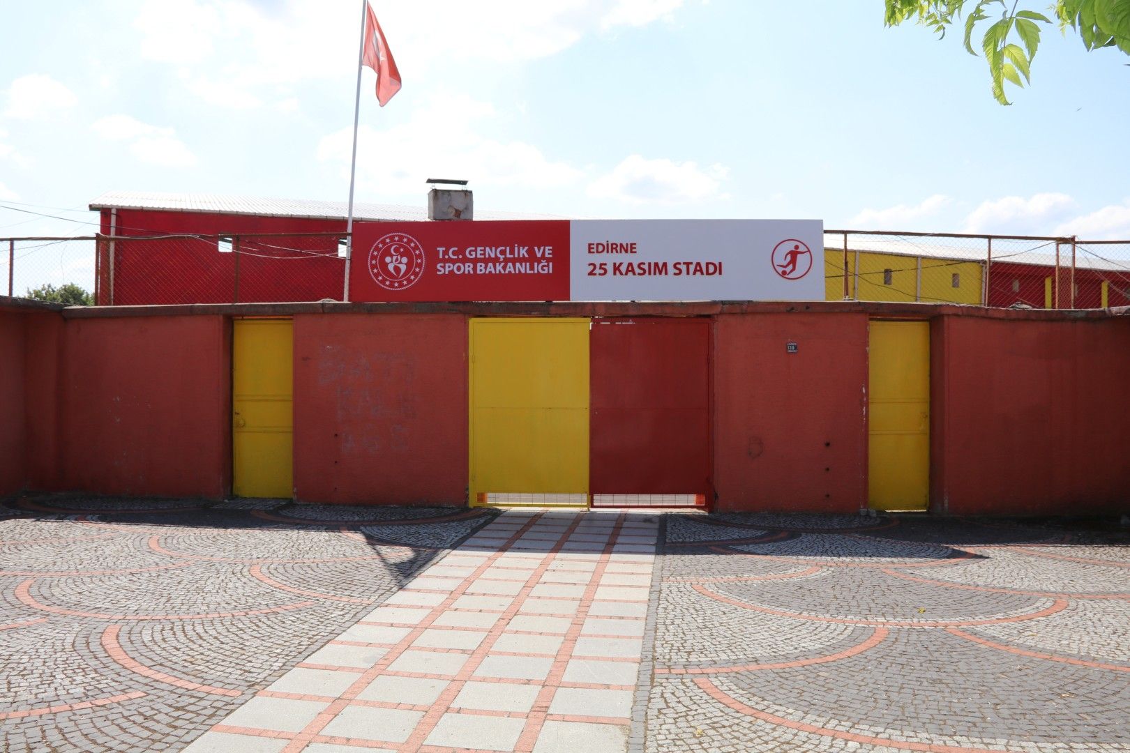 25 Kasım Futbol Stadyumu