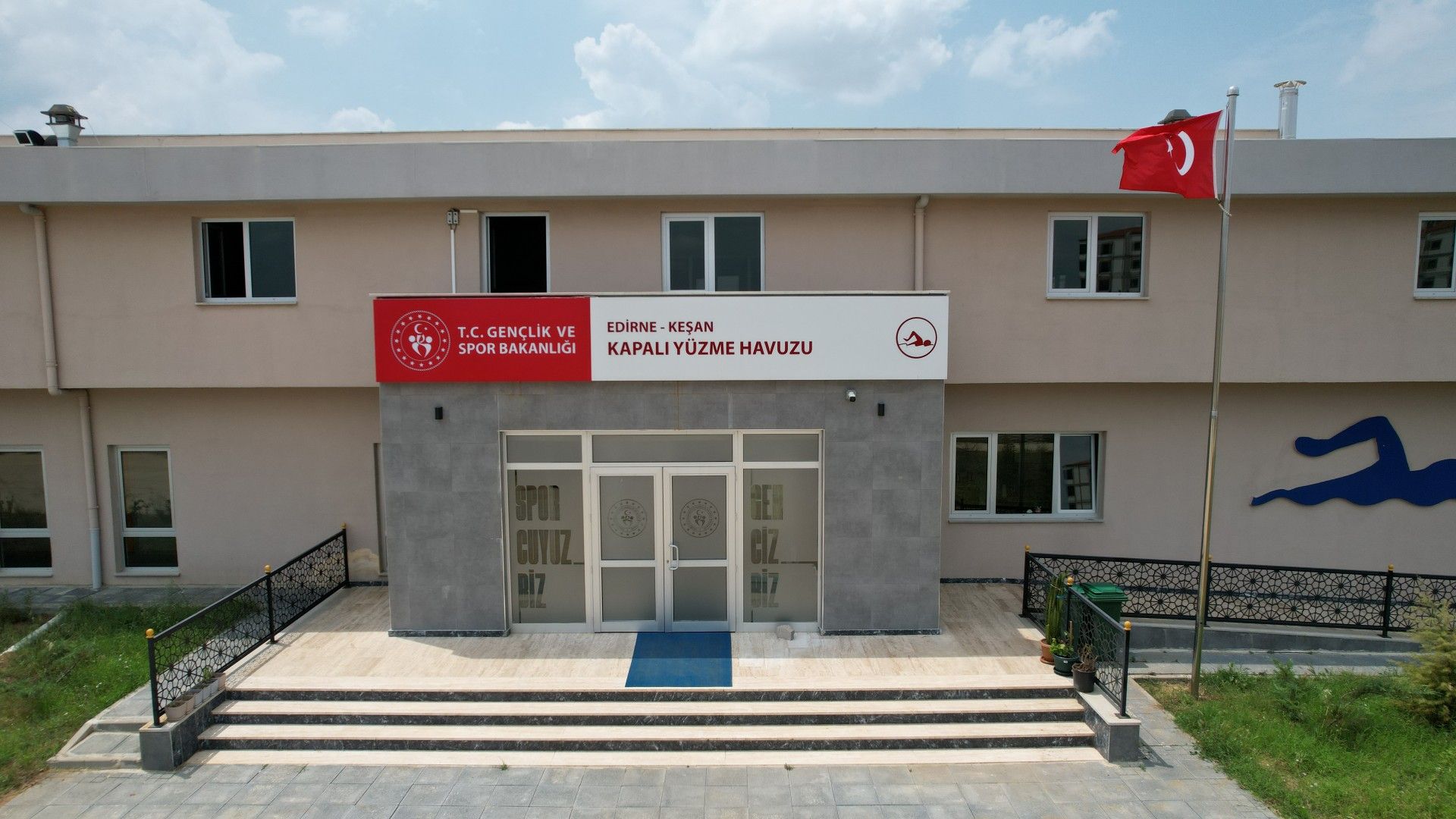 Keşan Yarı Olimpik Kapalı Yüzme Havuzu