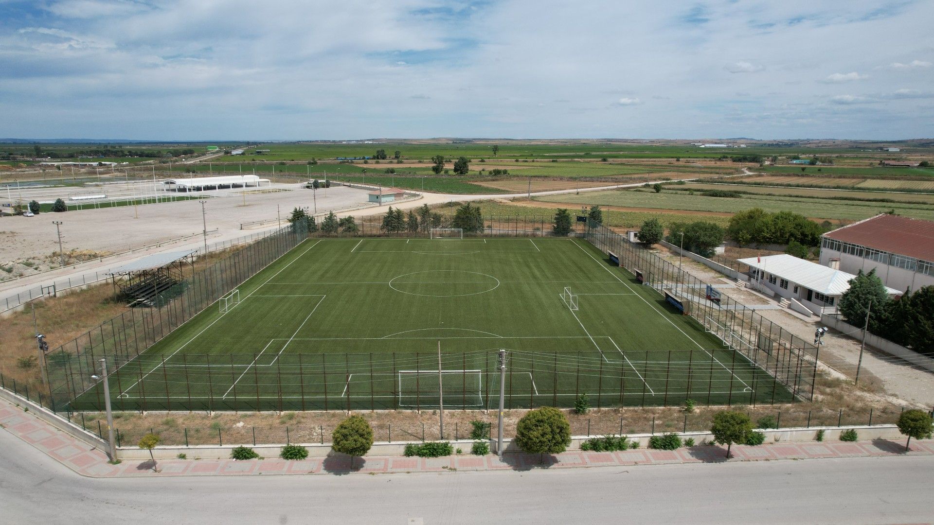 İpsala Sentetik Çim Yüzeyli Futbol Sahası