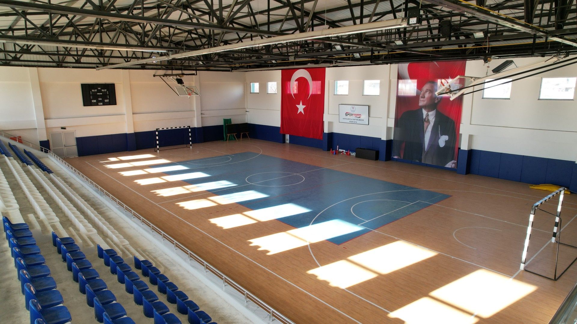 Lalapaşa Spor Salonu
